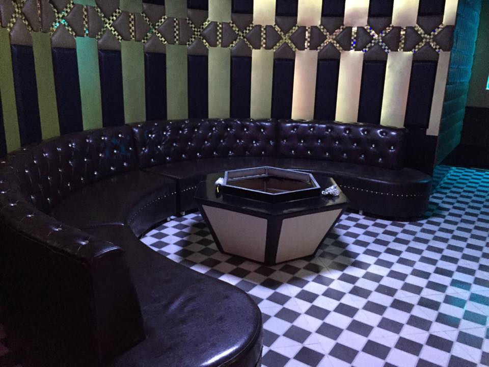 Sản xuất bàn ghế theo thiết kế dành riêng cho karaoke - Bar
